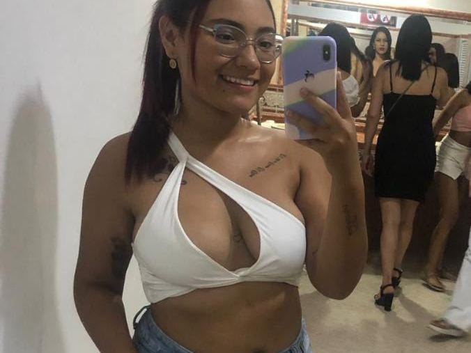 Imagen de perfil de modelo de cámara web de KatiaGomezz