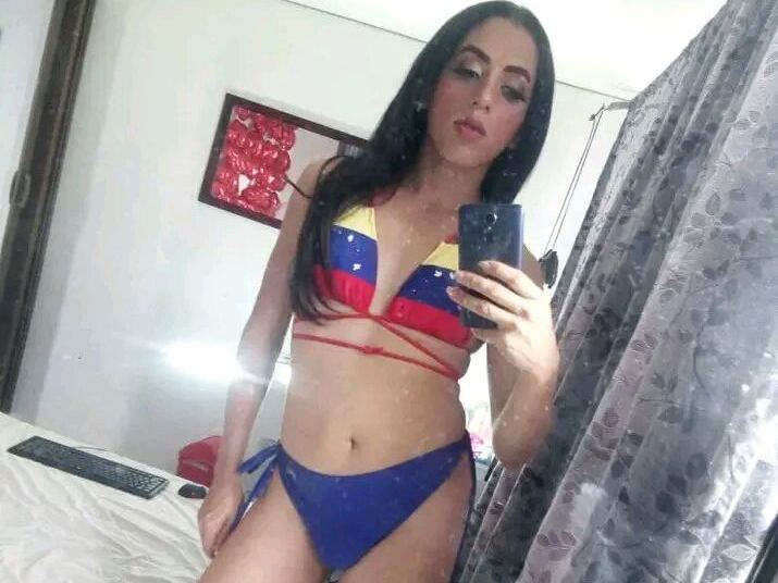 Imagen de perfil de modelo de cámara web de Mirandanaughtyy