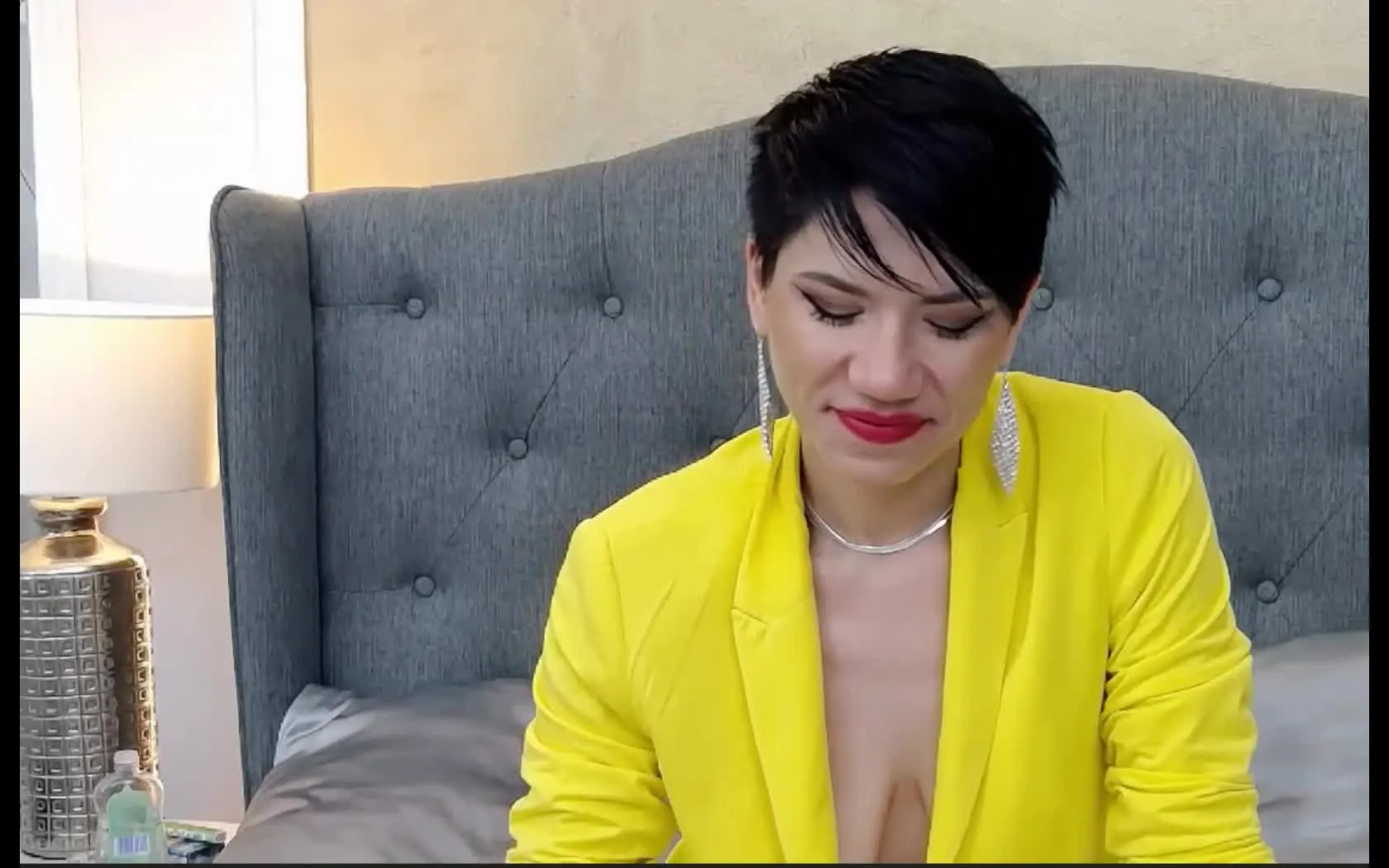 Performer VioletMace Video 1