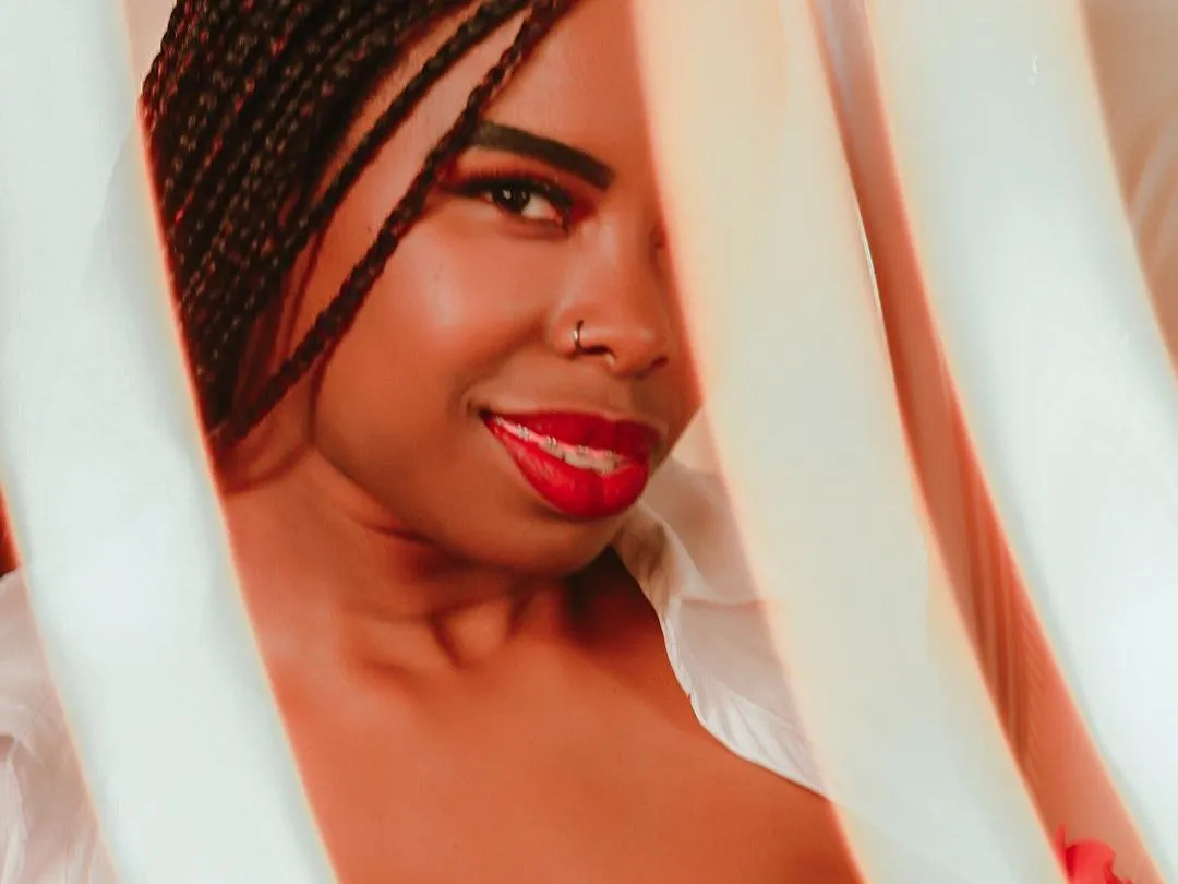 Imagen de perfil de modelo de cámara web de chaarllootte