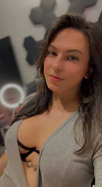 Performer DaniRibeiro Photo 2