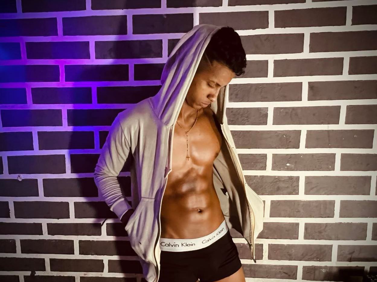 Imagen de perfil de modelo de cámara web de TonyStrong