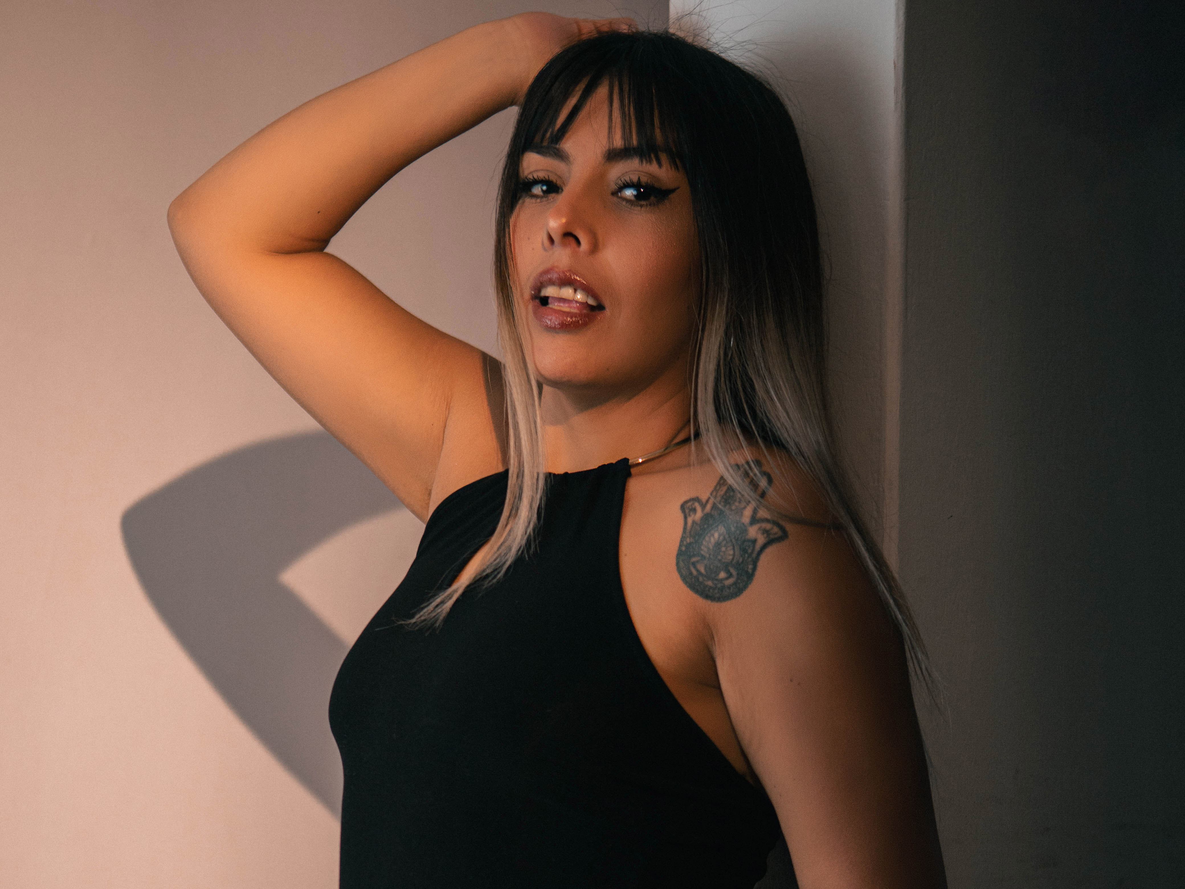 Profilbilde av arianahickss webkamera modell