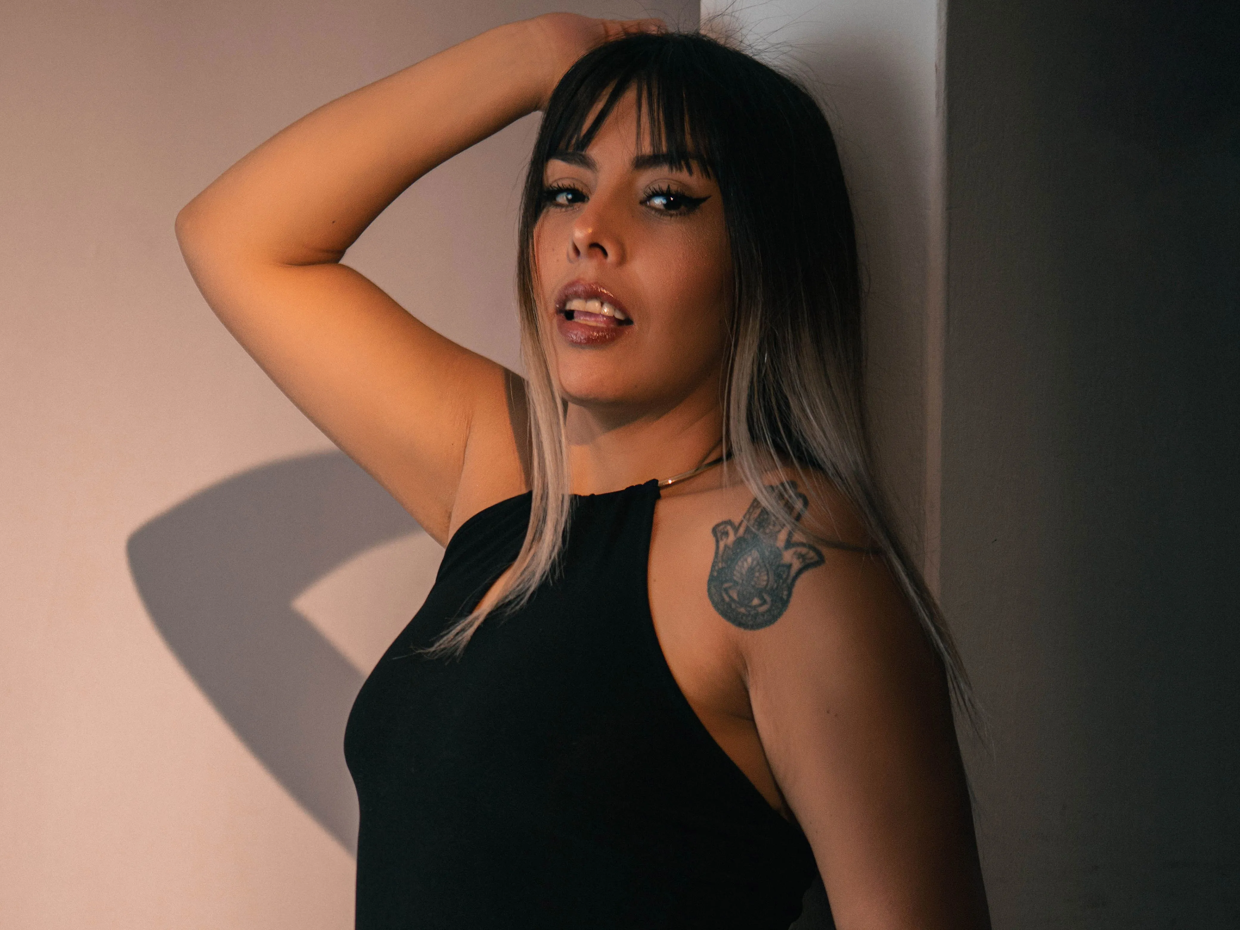 arianahickss profilbild på webbkameramodell