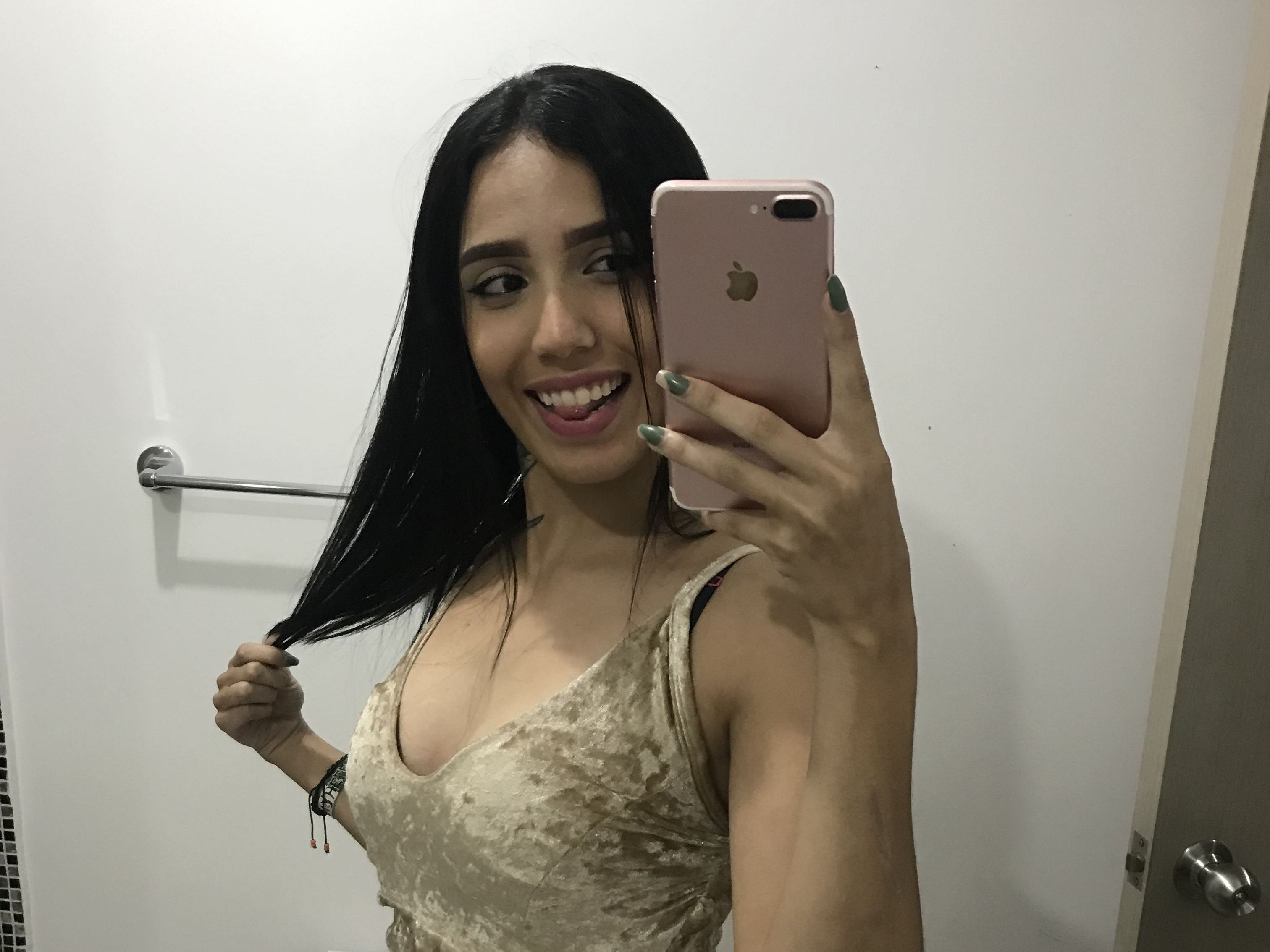 Foto de perfil de modelo de webcam de KatiaBonnet 