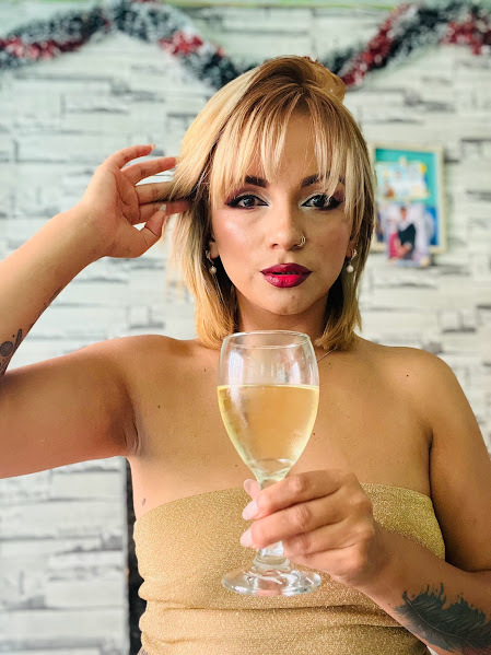 Performer prettylau Photo 4