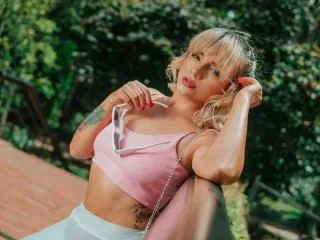 prettylau profielfoto van cam model