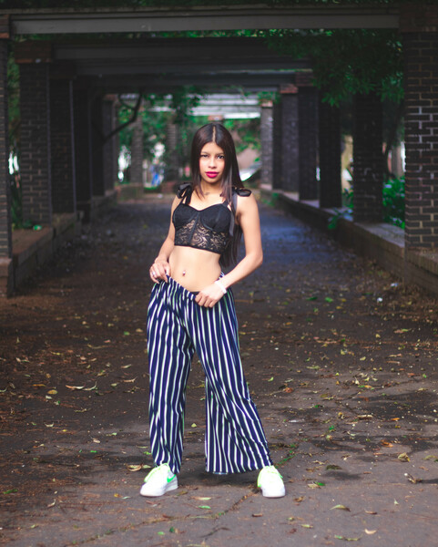 Performer EmmyJames Photo 9