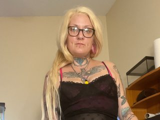 Dejadelore profielfoto van cam model 
