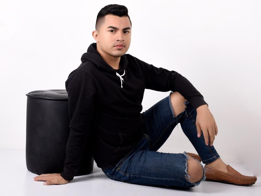 Imagen de perfil de modelo de cámara web de Andyxbigass