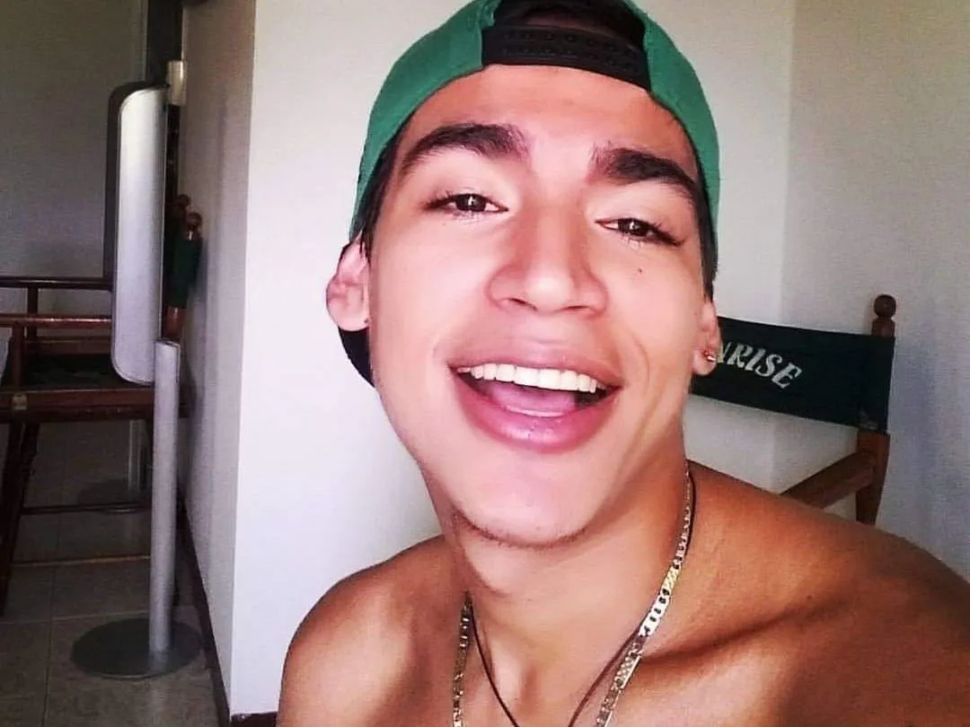 Imagen de perfil de modelo de cámara web de StephanoRossi