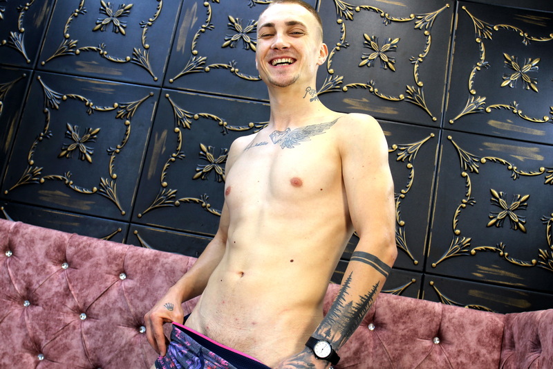 Performer RayRian Photo 7