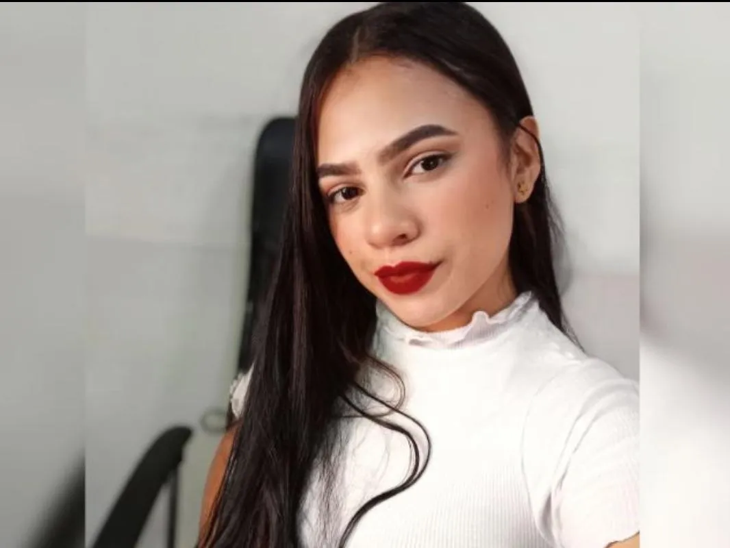 Imagen de perfil de modelo de cámara web de ValentinaaJoness