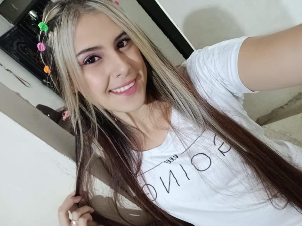 Foto de perfil de modelo de webcam de GiannaBennet 