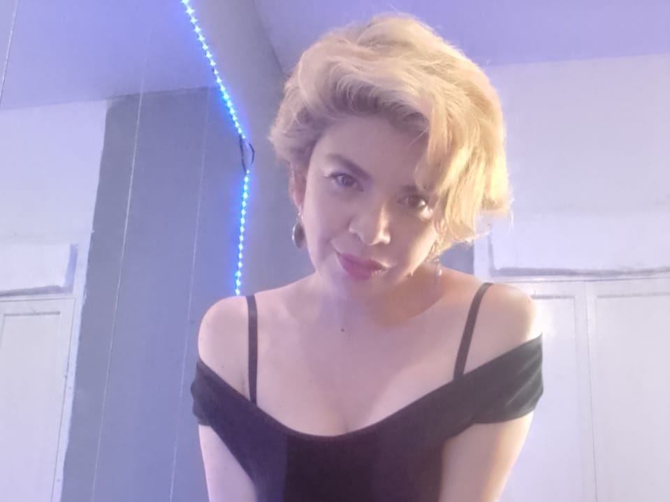 angelmilfig profielfoto van cam model 