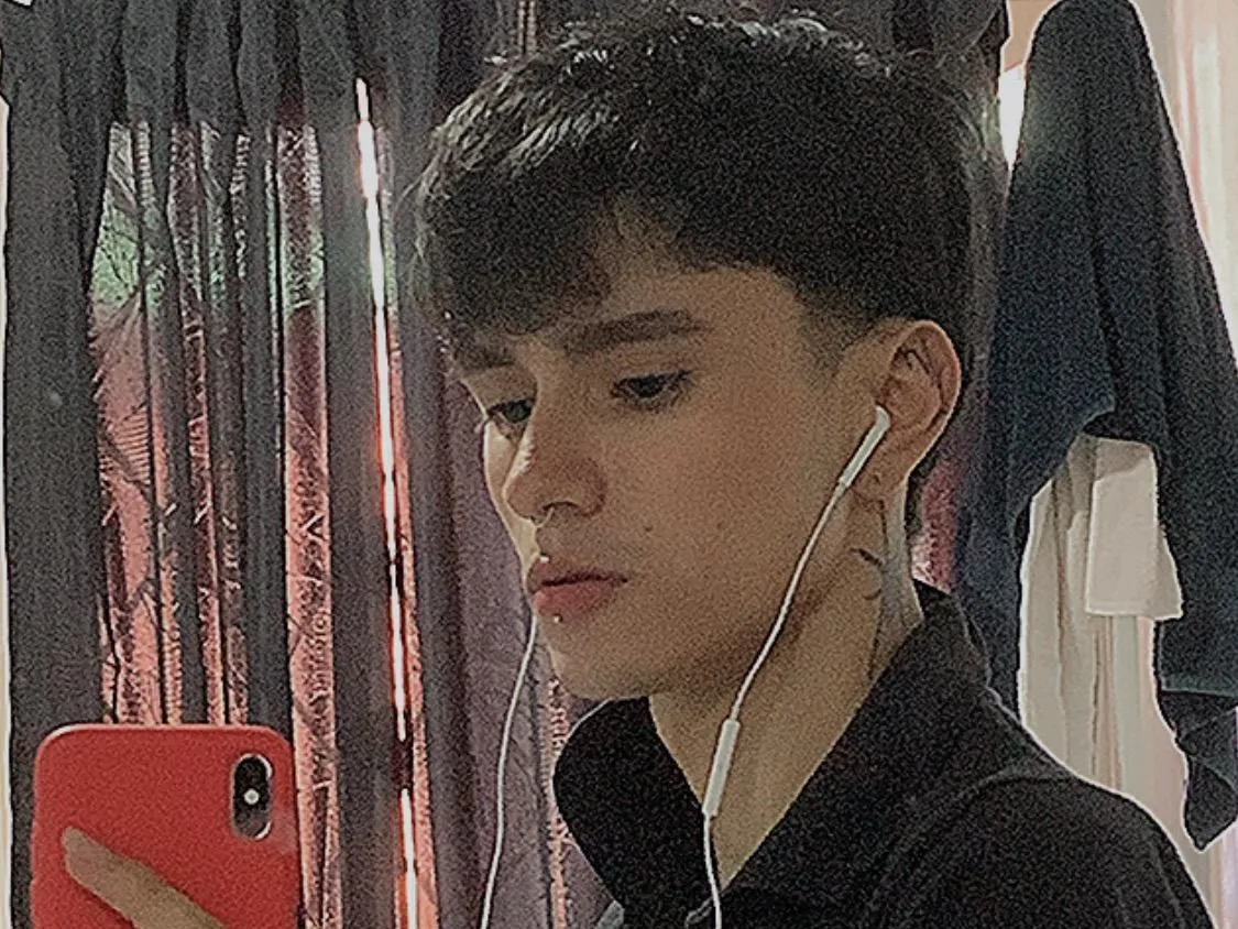 BoyInnocent20 profilbild på webbkameramodell