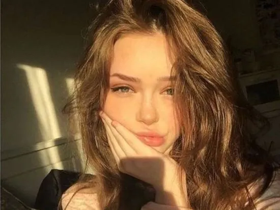 Image de profil du modèle de webcam curlysooh