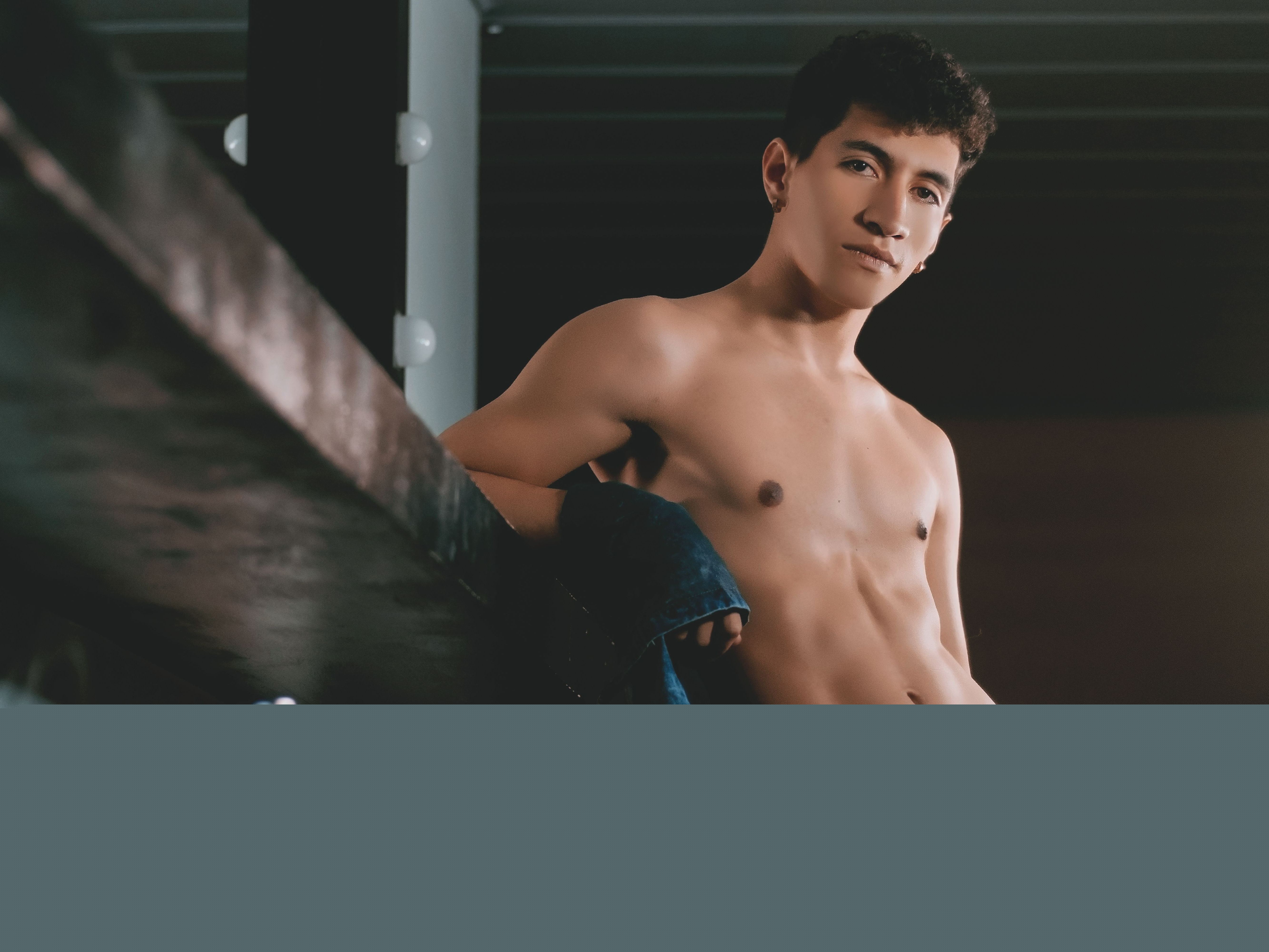 Image de profil du modèle de webcam ADANUCHIHA