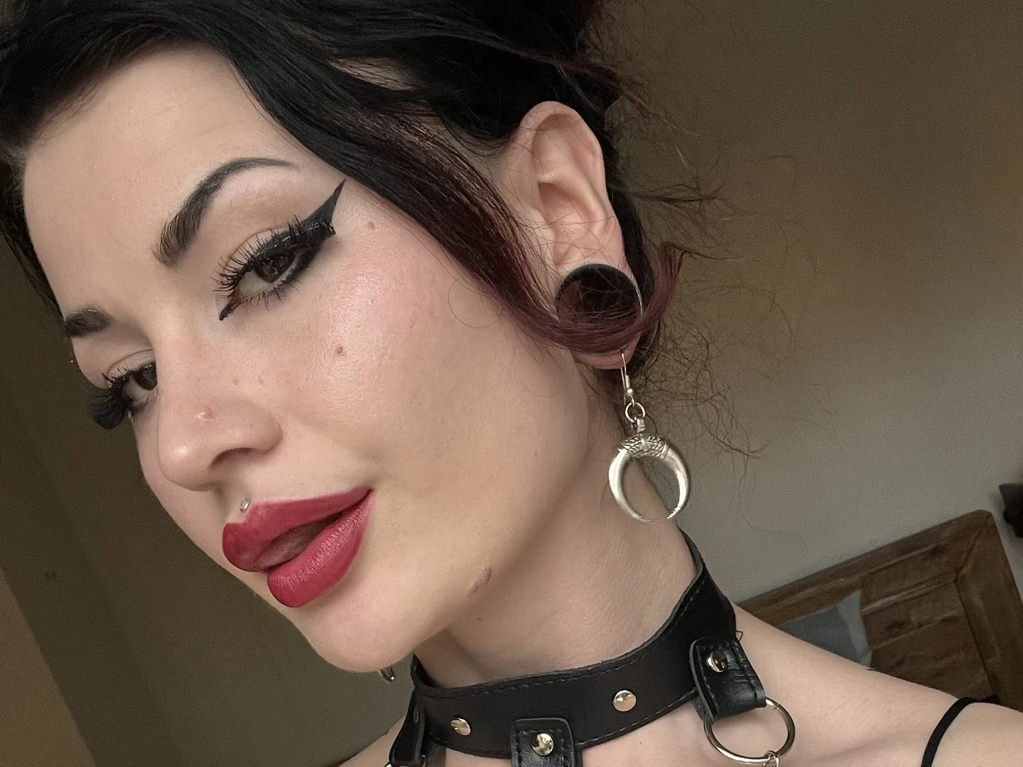 HollyxHell profilbild på webbkameramodell