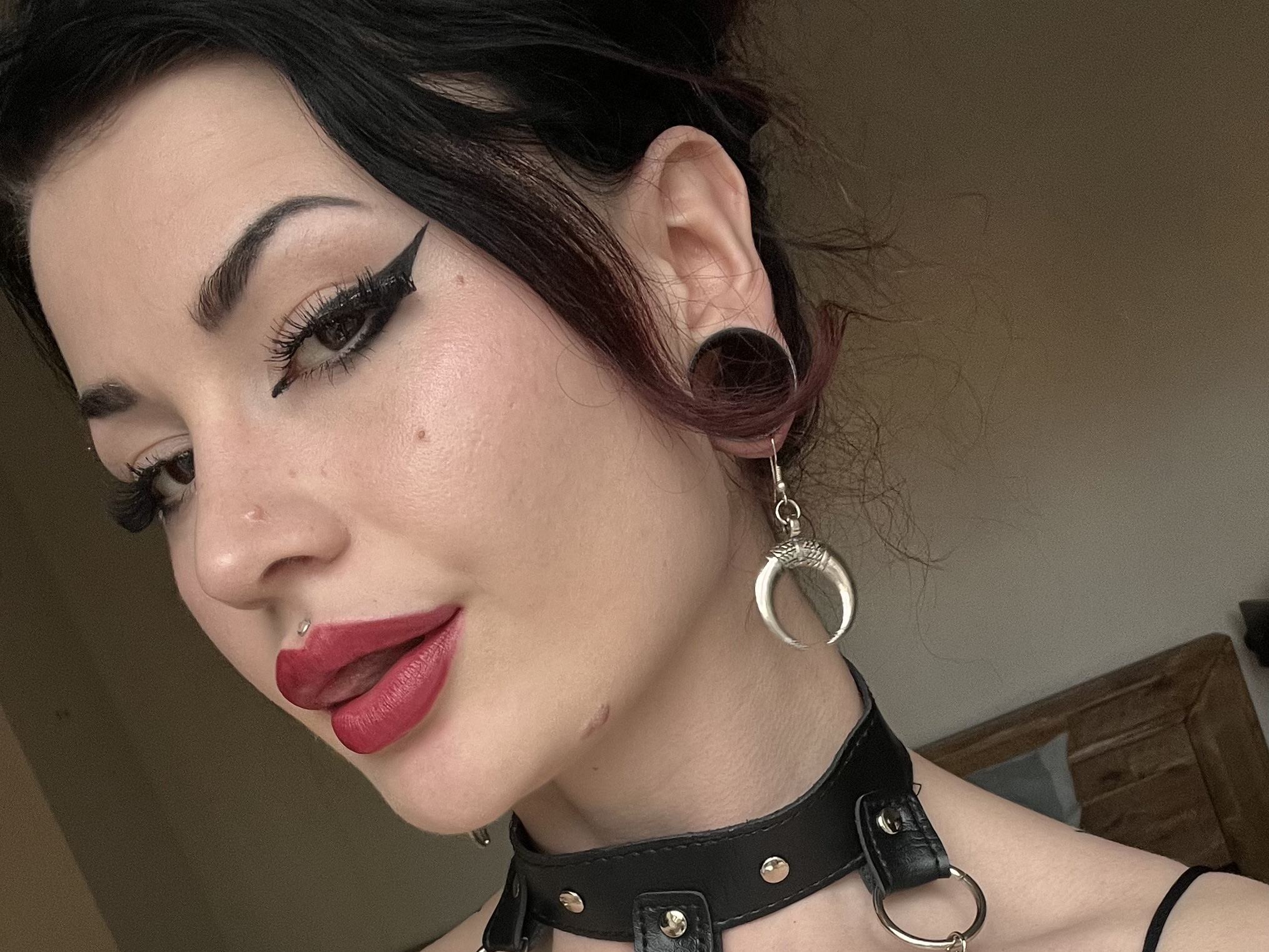 HollyxHell cam model profile picture