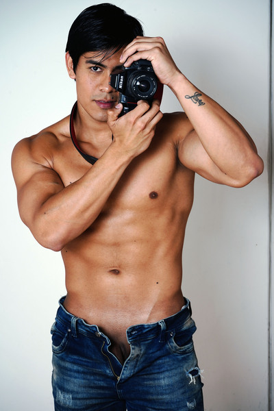 Performer HenrySteel Photo 1