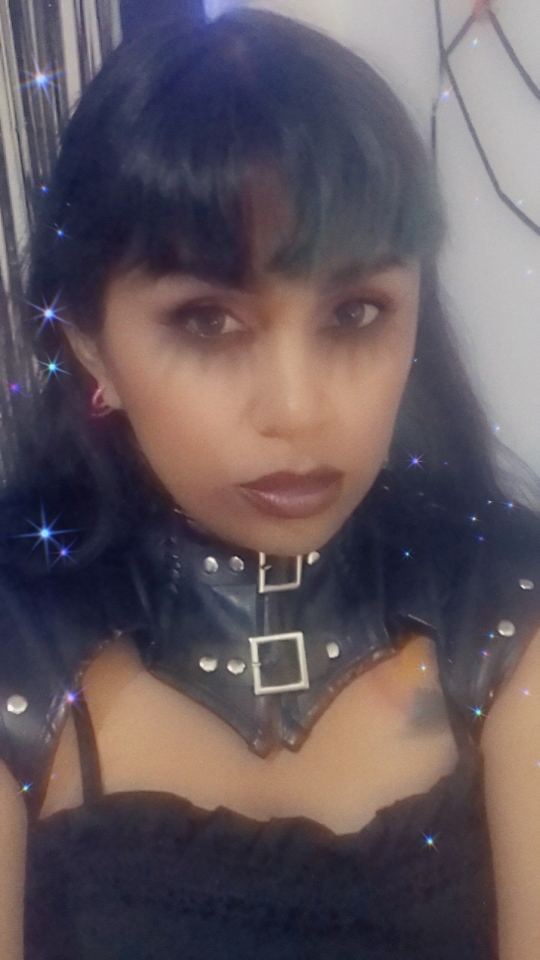 Performer pinkyvioleta Photo 11