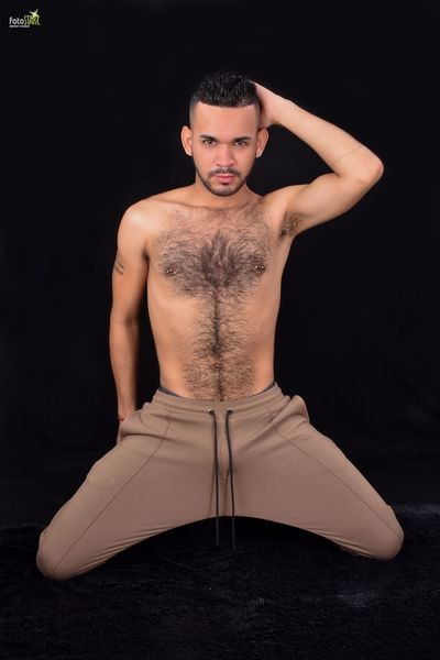 Performer adarykgrey Photo 6