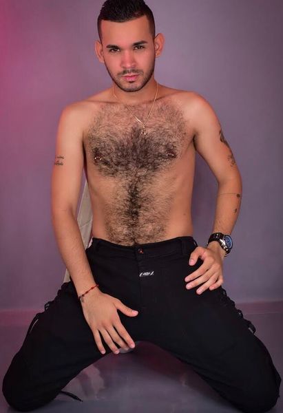 Performer adarykgrey Photo 2