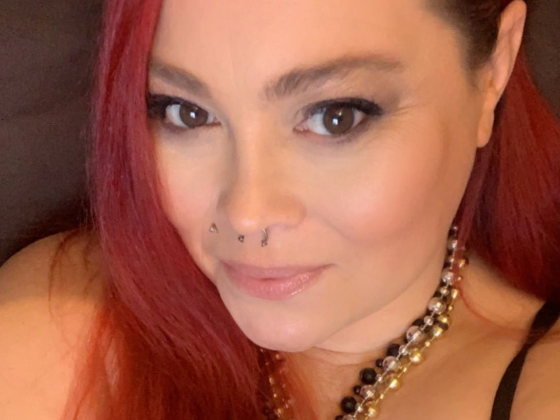 Imagen de perfil de modelo de cámara web de Tarah31