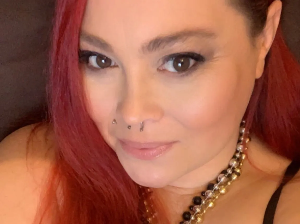 Imagen de perfil de modelo de cámara web de Tarah31