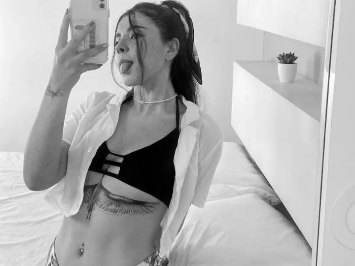 Imagen de perfil de modelo de cámara web de ELLAWAsSP