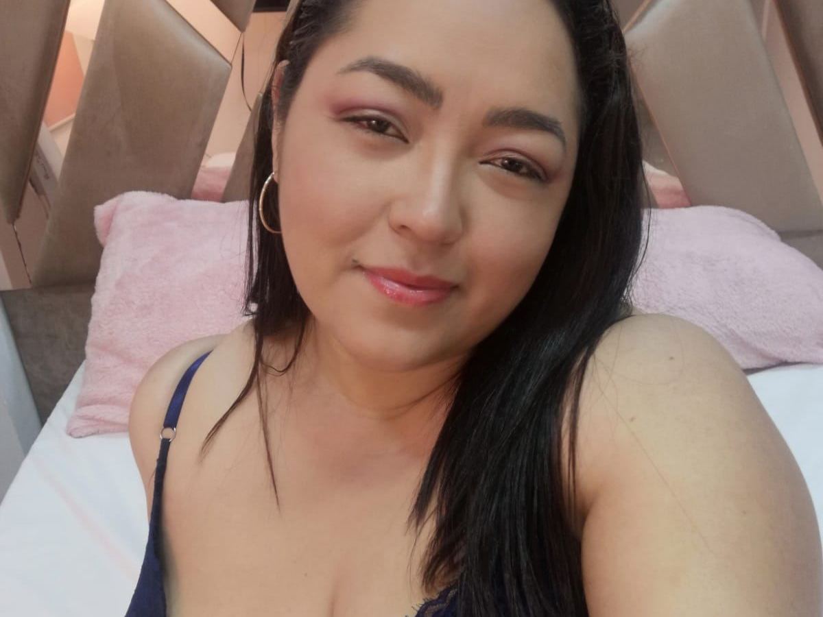 Imagen de perfil de modelo de cámara web de Emmaafrank