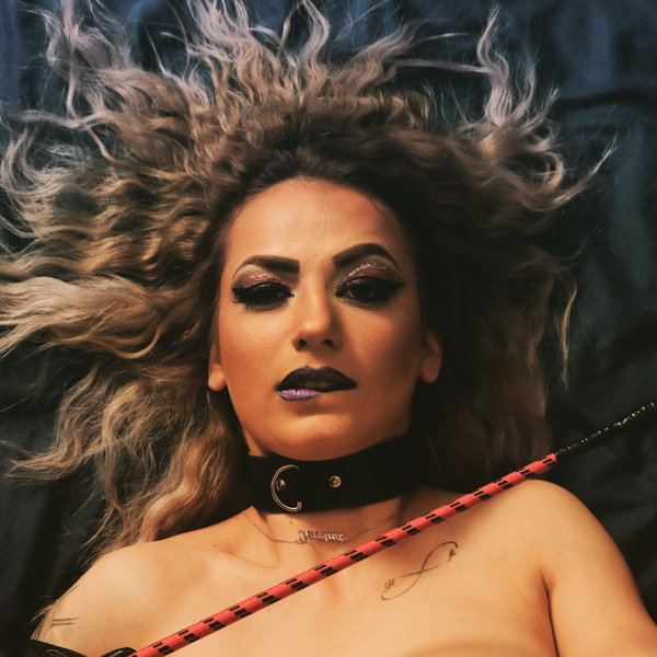 Artiest TrrKarina Foto 1