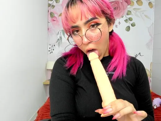 Image de profil du modèle de webcam kinkykurommi