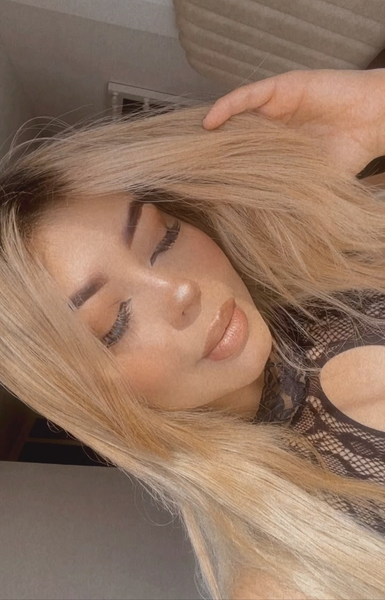 Performer zaraMiller18 Photo 2