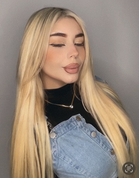 Performer zaraMiller18 Photo 11