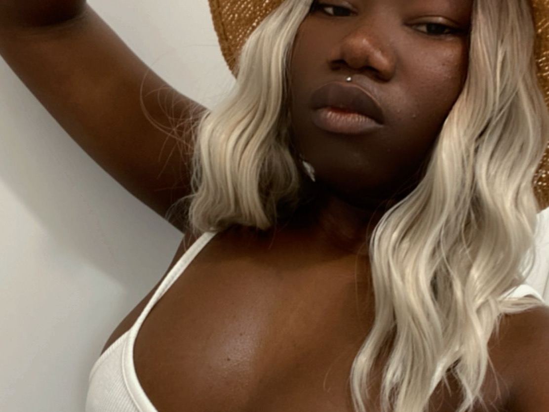 Queenblac97 profilbild på webbkameramodell 