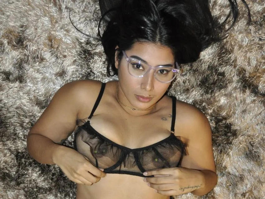 Image de profil du modèle de webcam ElinaLuna