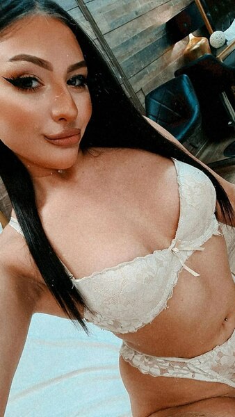 Interprète SelenaLure Photo 2