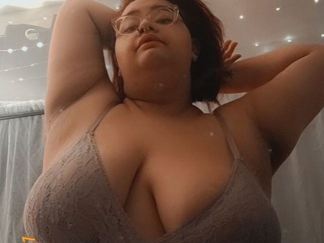 Image de profil du modèle de webcam Bratybunnie98