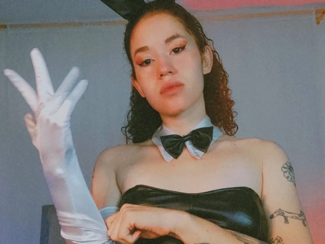 NiicoleFox cam model profile picture