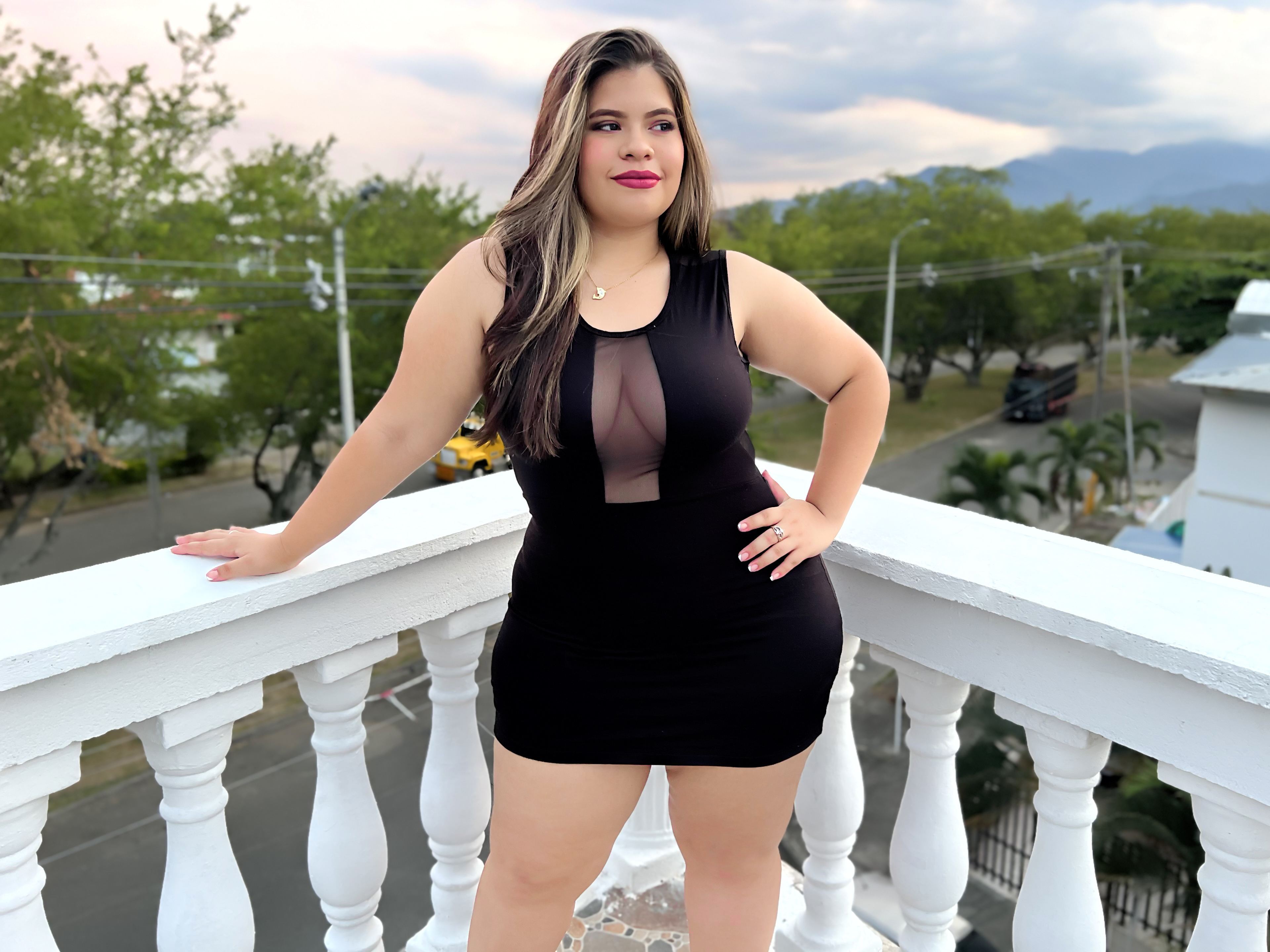 Imagen de perfil de modelo de cámara web de ShayanaCox