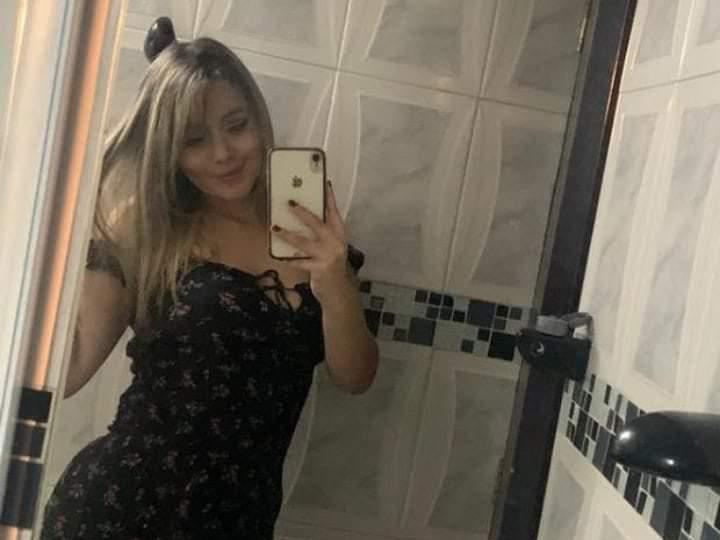 monicateylorx immagine del profilo del modello di cam