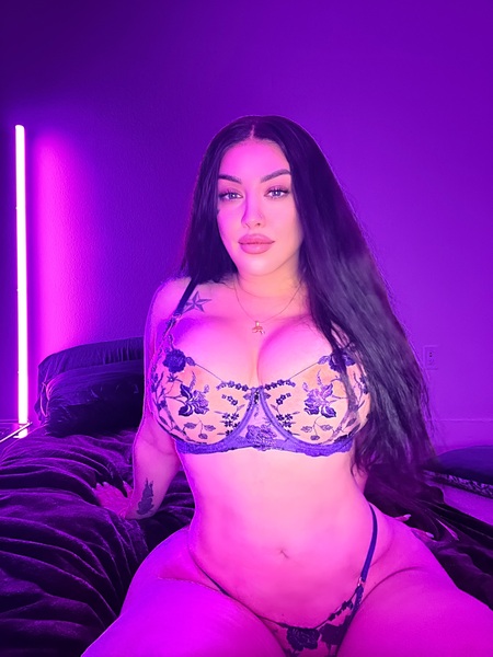 Intérprete DaniiDivinity Foto 2