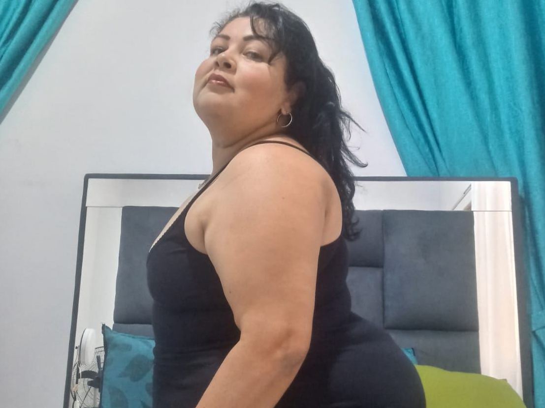 Image de profil du modèle de webcam NaughtySalome78