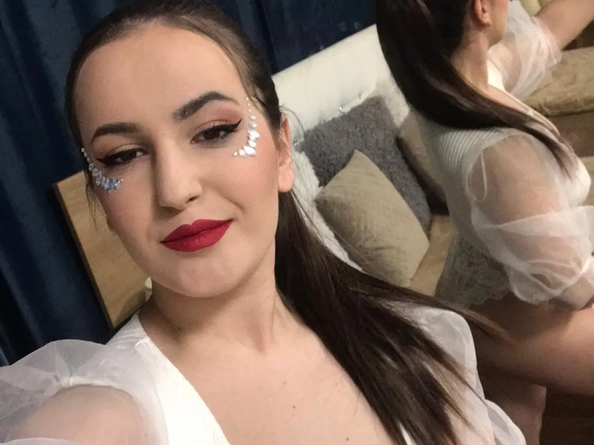 Imagen de perfil de modelo de cámara web de NaomiLin