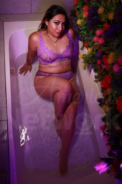 Performer SallowCataleya Photo 3