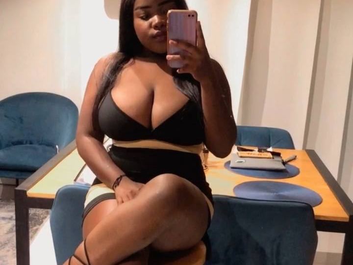 Image de profil du modèle de webcam nathaliam1037