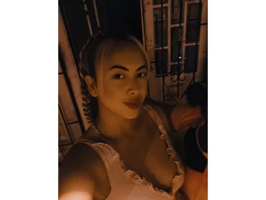 zoeyblonde cam model profile picture 