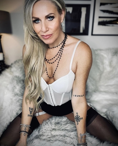 Artiest LongLegzLizzie Foto 4